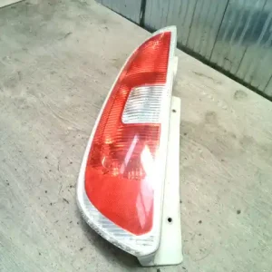 SKODA ROOMSTER PRAKTIK Bal hátsó lámpa bontott alkatrész Exkluzív ajánlat