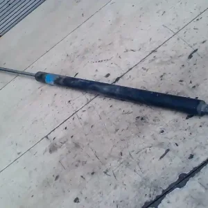 Népszerű SUBARU Legacy2009-2014 BM/BR Motorháztető kitámasztó teleszkóp jobb bontott alkatrész