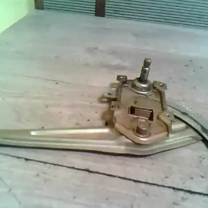 Alacsony ár SUZUKI ALTO 02-09 Jobb hátsó ablakemelő szerkezet mechanikus 5 ajtós bontott alkatrész