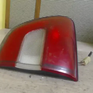 Azonnal elérhető SUZUKI Baleno 1998.09.01-2002.12.31 Jobb belső hátsó lámpa combi bontott alkatrész