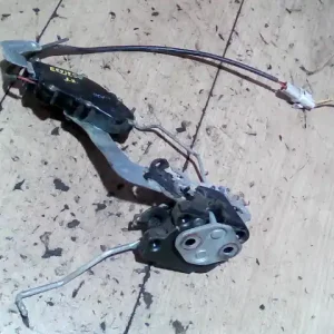 Vedd meg most SUZUKI Baleno 1998.09.01-2002.12.31 Jobb hátsó ajtó zárszerkezet központi záras kombi bontott alkatrész