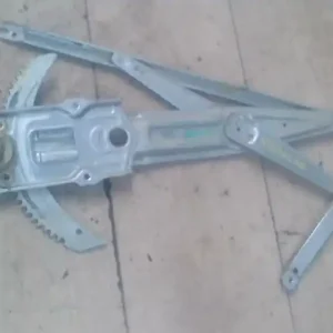 Végkiárusítás SUZUKI IGNIS Jobb első ablakemelő szerkezet mechanikus bontott alkatrész