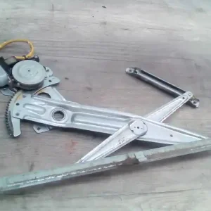 Vedd meg most SUZUKI IGNIS Jobb első ablakemelő szerkezet 5 ajtós bontott alkatrész