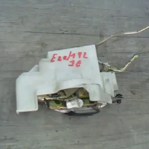 Végkiárusítás SUZUKI IGNIS Jobb első ajtó zárszerkezet mechanikus 5 ajtósbontott alkatrész