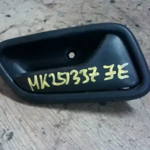 Vedd meg most SUZUKI IGNIS Jobb első belső kilincs bontott alkatrész