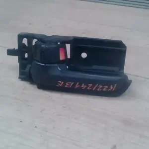 Ajánlat SUZUKI SWIFT 05-10 Bal első belső kilincs 5 ajtós bontott alkatrész