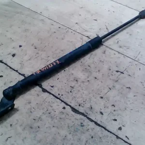 Árengedmény SUZUKI SWIFT 05-10 Csomagtérajtó kitámasztó teleszkóp jobb bontott alkatrész