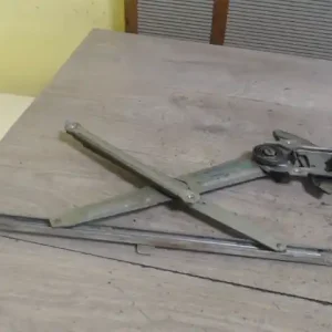 Akciós ár SUZUKI SWIFT 05-10 Jobb első ablakemelő szerkezet mechanikus bontott alkatrész