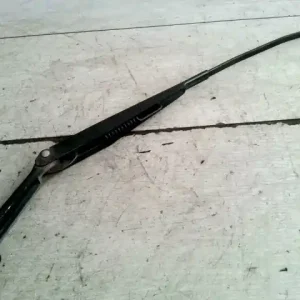 Vedd meg online SUZUKI SWIFT 89-96 Ablaktörlő kar bal első bontott alkatrész