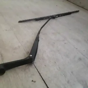 Vásárlói kedvenc SUZUKI SWIFT 89-96 Ablaktörlő kar jobb első bontott alkatrész