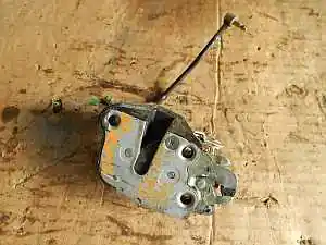 Végkiárusítás SUZUKI SWIFT 89-96 Bal első ajtó zárszerkezet mechanikus bontott alkatrész