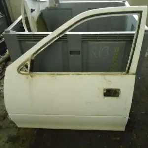 Vedd meg online SUZUKI SWIFT 89-96 Bal első ajtó. bontott alkatrész