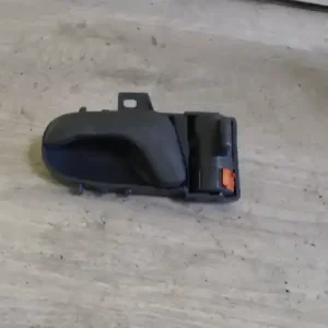 Utolsó esély SUZUKI SWIFT 89-96 Bal első belső kilincs 5 ajtós bontott alkatrész