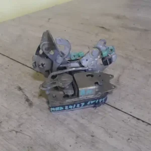 Azonnal elérhető SUZUKI SWIFT 89-96 Bal hátsó ajtó zárszerkezet mechanikus 4 ajtós bontott alkatrész