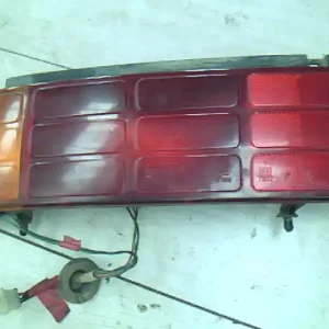 Újdonság SUZUKI SWIFT 89-96 Bal hátsó lámpa bontott alkatrész