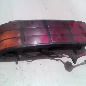 Végkiárusítás SUZUKI SWIFT 89-96 Bal hátsó lámpa 5 ajtós bontott alkatrész