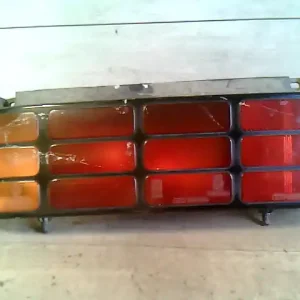 Vedd meg most SUZUKI SWIFT 89-96 Bal hátsó lámpa 5 ajtós bontott alkatrész