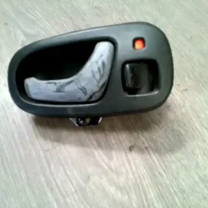 Utolsó esély SUZUKI SWIFT 89-96 Jobb első belső kilincs bontott alkatrész