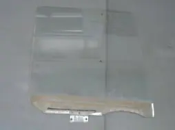 Azonnal elérhető SUZUKI SWIFT 89-96 Jobb hátsó ajtóüveg bontott alkatrész