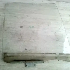 Utolsó esély SUZUKI SWIFT 89-96 Jobb hátsó ajtóüveg bontott alkatrész