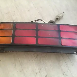 Alacsony ár SUZUKI SWIFT 89-96 Jobb hátsó lámpa bontott alkatrész