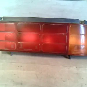 Újdonság SUZUKI SWIFT 89-96 Jobb hátsó lámpa 5 ajtós, ferdehátú bontott alkatrész