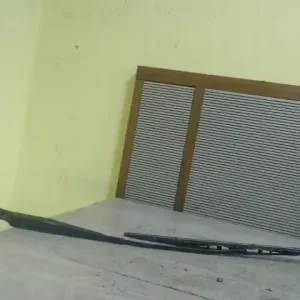 Vedd meg online SUZUKI SWIFT 96-05 Ablaktörlő kar jobb első bontott alkatrész