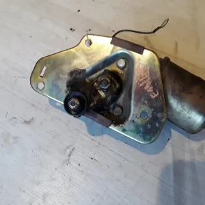 Akciós ár SUZUKI SWIFT 96-05 Ablaktörlő motor első bontott alkatrész