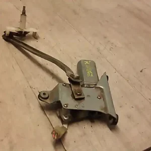 Vedd meg online SUZUKI SWIFT 96-05 Ablaktörlő motor hátsó bontott alkatrész