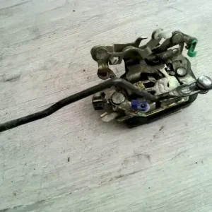 Azonnal elérhető SUZUKI SWIFT 96-05 Bal első ajtó zárszerkezet mechanikus bontott alkatrész