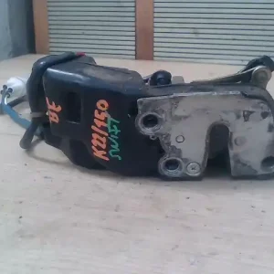 Árengedmény SUZUKI SWIFT 96-05 Bal első ajtó zárszerkezet központi záras 5 ajtós bontott alkatrész