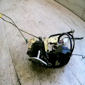 Végkiárusítás SUZUKI SWIFT 96-05 Bal első ajtó zárszerkezet központi záras bontott alkatrész