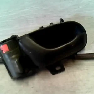 Újdonság SUZUKI SWIFT 96-05 Bal első belső kilincs bontott alkatrész