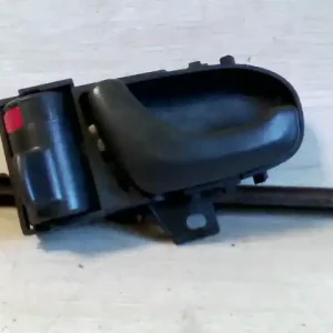 Vedd meg online SUZUKI SWIFT 96-05 Bal első belső kilincs bontott alkatrész