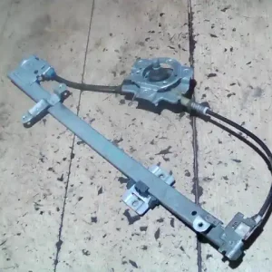 Vásárlói kedvenc SUZUKI SWIFT 96-05 Bal hátsó ablakemelő szerkezet mechanikus bontott alkatrész