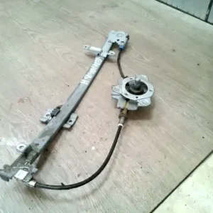 Vedd meg online SUZUKI SWIFT 96-05 Bal hátsó ablakemelő szerkezet mechanikus bontott alkatrész