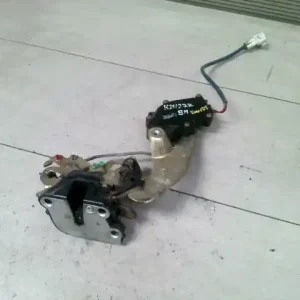 Azonnal elérhető SUZUKI SWIFT 96-05 Bal hátsó ajtó zárszerkezet központi záras 4 ajtós bontott alkatrész