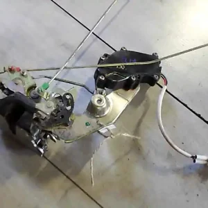 Vedd meg most SUZUKI SWIFT 96-05 Bal hátsó ajtó zárszerkezet központi záras bontott alkatrész