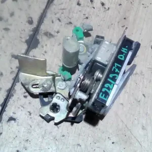 Árengedmény SUZUKI SWIFT 96-05 Bal hátsó ajtó zárszerkezet mechanikus bontott alkatrész