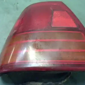 Utolsó esély SUZUKI SWIFT 96-05 Bal hátsó lámpa 4 ajtós bontott alkatrész