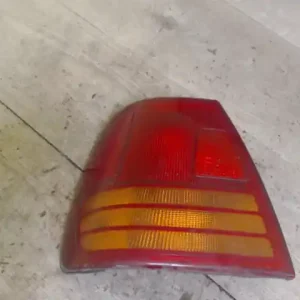 Szuper akció SUZUKI SWIFT 96-05 Bal hátsó lámpa 4 ajtós bontott alkatrész