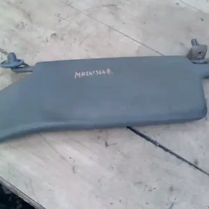 Alacsony ár SUZUKI SWIFT 96-05 Bal napellenző bontott alkatrész