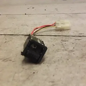 Akció SUZUKI SWIFT 96-05 Hátsó ablaktörlő kapcsoló bontott alkatrész