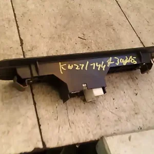 Vedd meg most SUZUKI SWIFT 96-05 Jobb első ablakemelő kapcsoló 3 ajtós bontott alkatrész