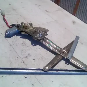 Árengedmény SUZUKI SWIFT 96-05 Jobb első ablakemelő szerkezet elektromos bontott alkatrész