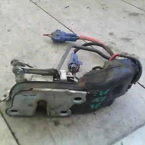 Végkiárusítás SUZUKI SWIFT 96-05 Jobb első ajtó zárszerkezet központizáras bontott alkatrész