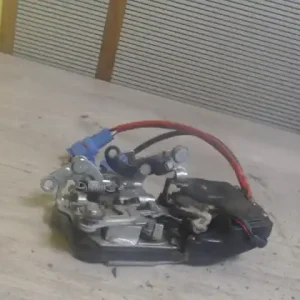 Vedd meg most SUZUKI SWIFT 96-05 Jobb első ajtó zárszerkezet központizáras bontott alkatrész