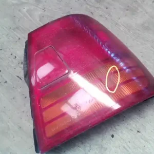 Vedd meg most SUZUKI SWIFT 96-05 Jobb hátsó lámpa bontott alkatrész