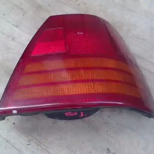 Utolsó esély SUZUKI SWIFT 96-05 Jobb külső hátsó lámpa 4 ajtós bontott alkatrész