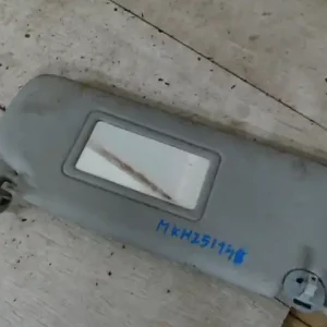 Újdonság SUZUKI SWIFT 96-05 Jobb napellenző bontott alkatrész